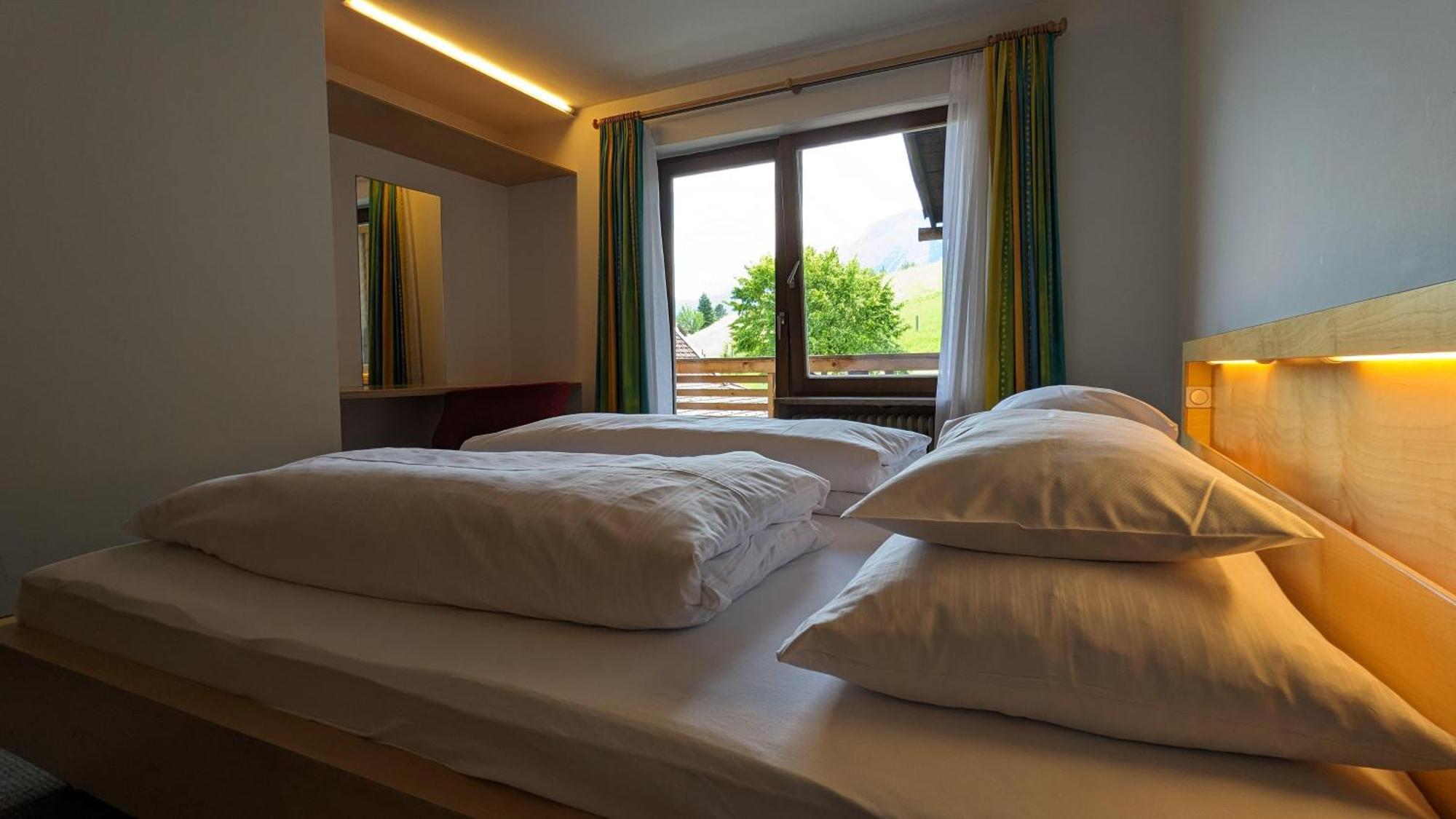 Keyone Rooms Loisach Lermoos Exteriör bild